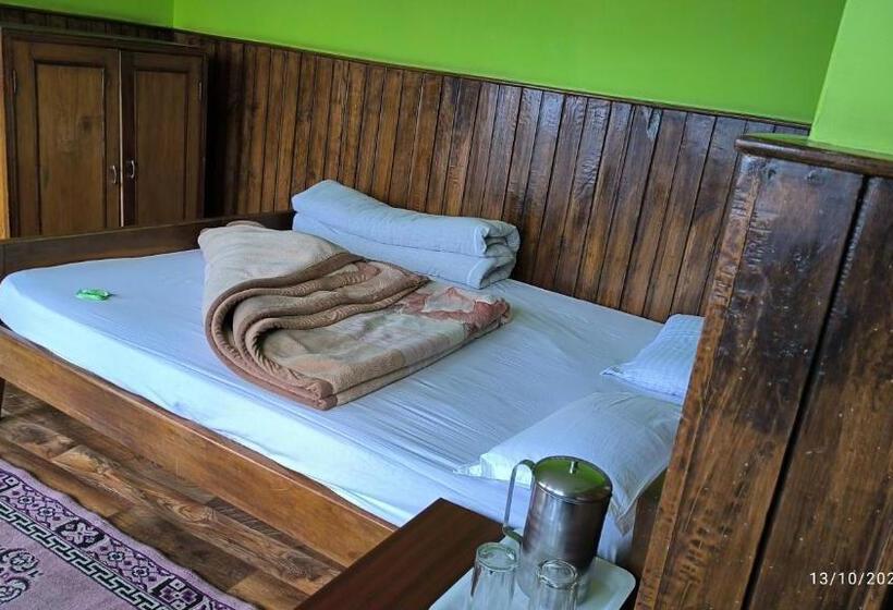 בית מלון כפרי Kabur