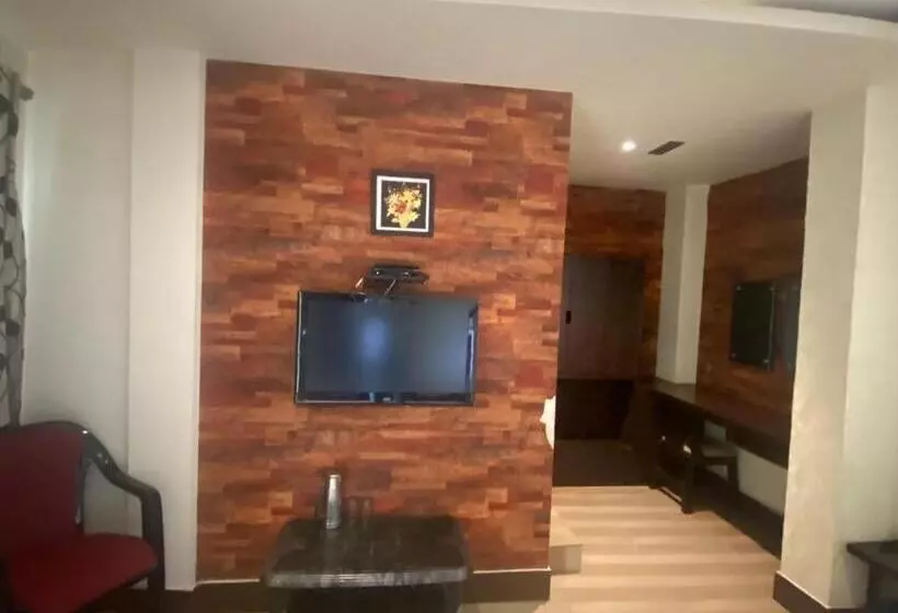 هتل La Serene Stay