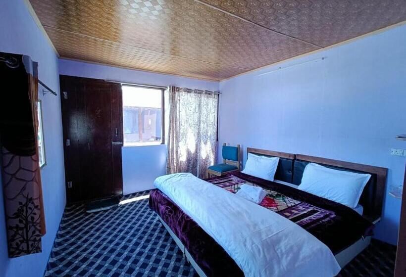 Hotelli Native Retreat Cottage , Pangong Ladakh Ut