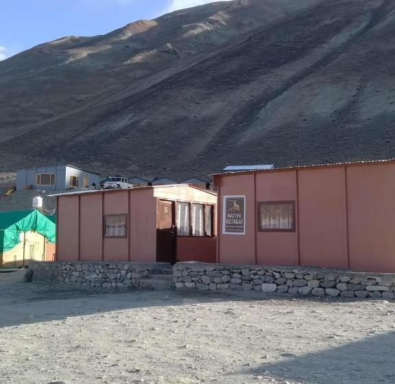 Hotelli Native Retreat Cottage , Pangong Ladakh Ut