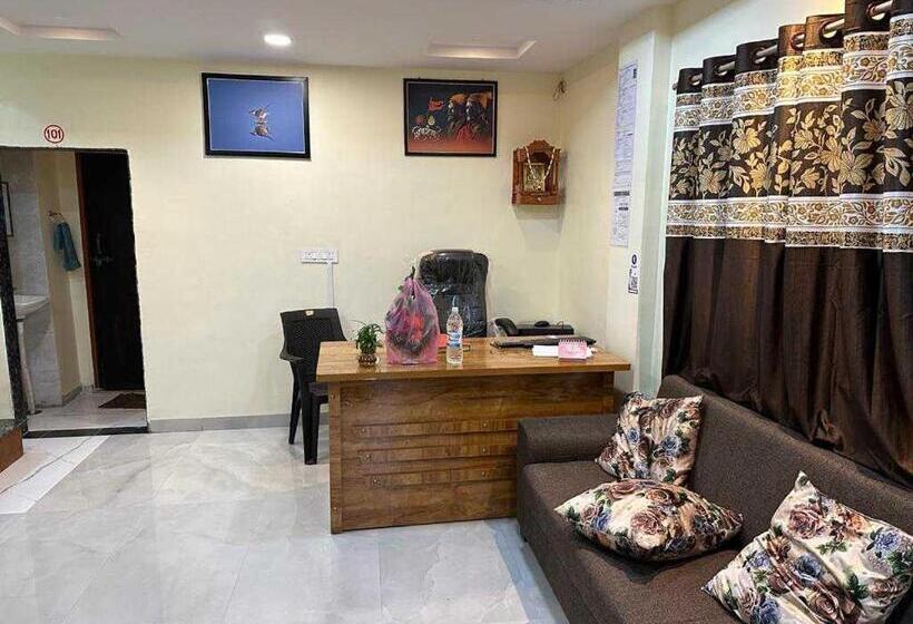 בית מלון כפרי Oyo Ekta Lodging And Boarding