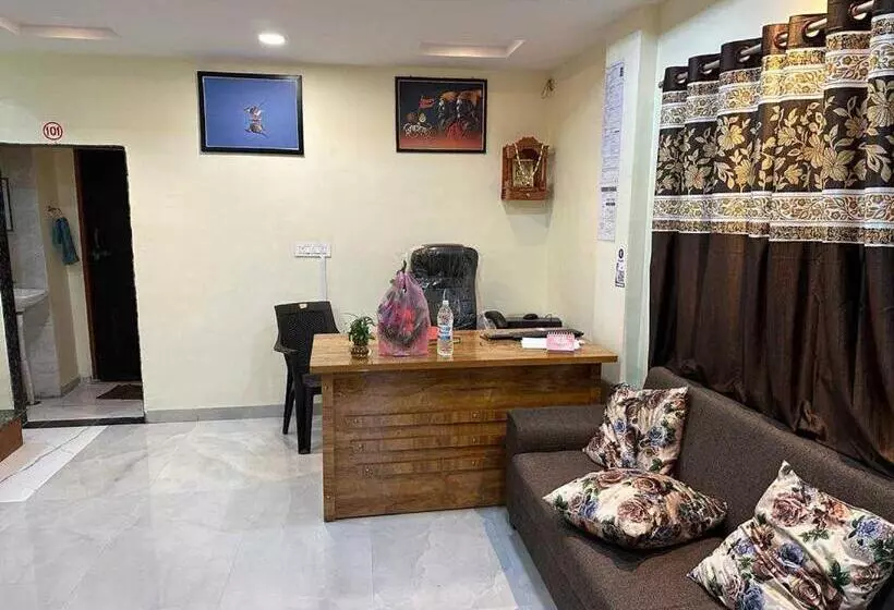 ホテル Oyo Ekta Lodging And Boarding