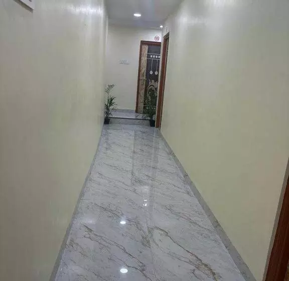 ホテル Oyo Ekta Lodging And Boarding
