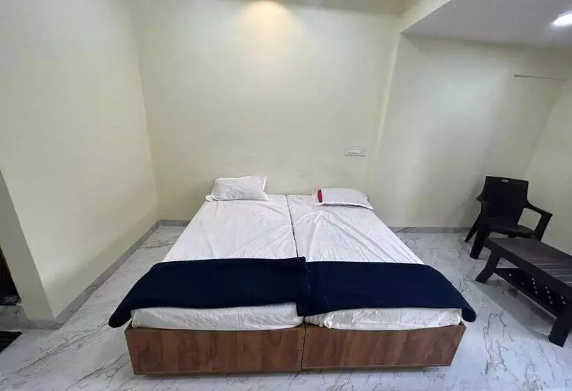 ホテル Oyo Ekta Lodging And Boarding