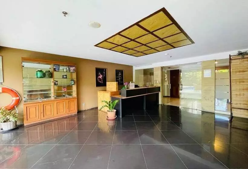 Hotelli Oyo Life 93164 Pacific Alam Sutra