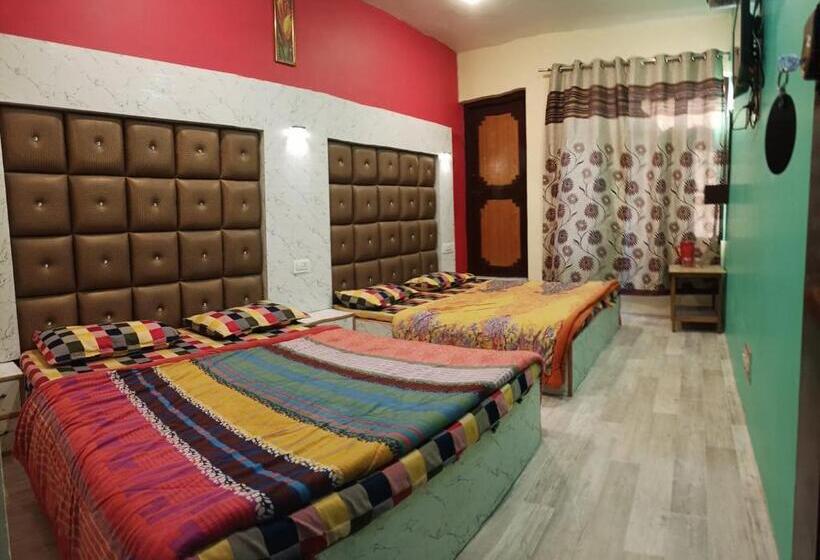 בית מלון כפרי White Villa By Hameed