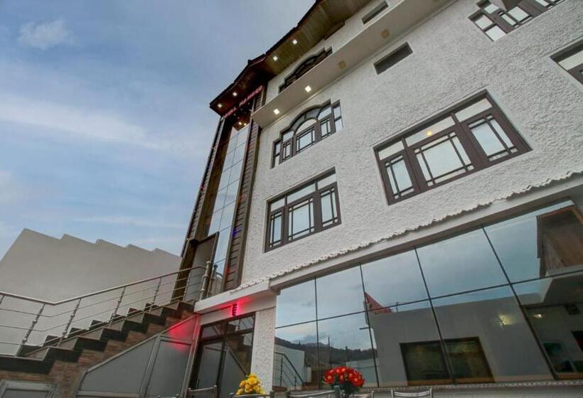 בית מלון כפרי White Villa By Hameed