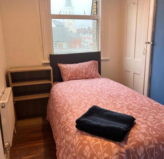 بنسيون Cozy London Flat