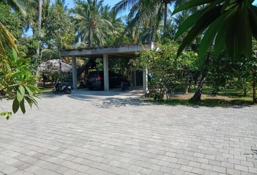 Пансион Oemah Bajangan To The Beach