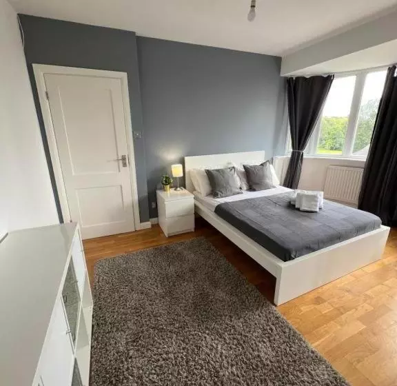 Majatalo Stunning House 15 Min From Wembley Arena