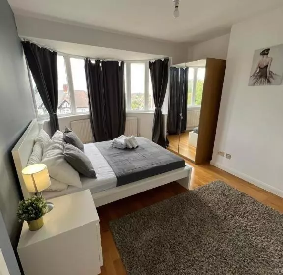 Majatalo Stunning House 15 Min From Wembley Arena