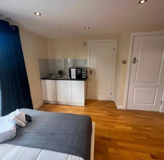 Majatalo Stunning House 15 Min From Wembley Arena
