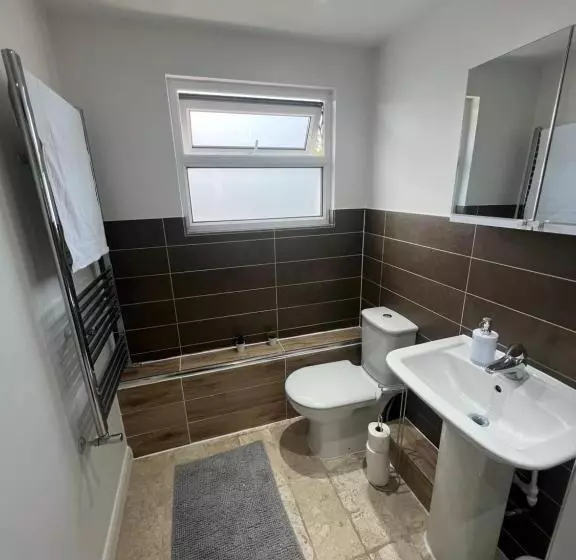 Majatalo Stunning House 15 Min From Wembley Arena