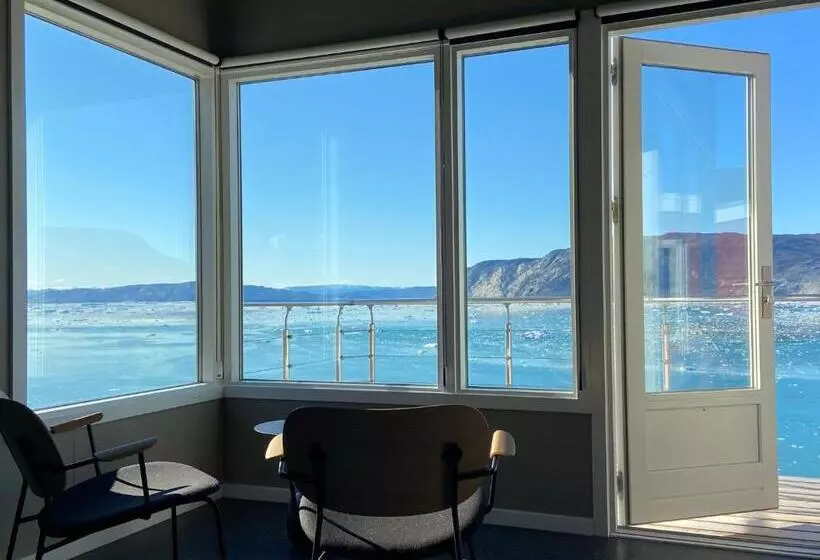 استراحتگاه Glacier Lodge Eqi