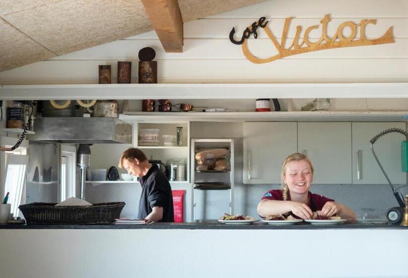 استراحتگاه Glacier Lodge Eqi