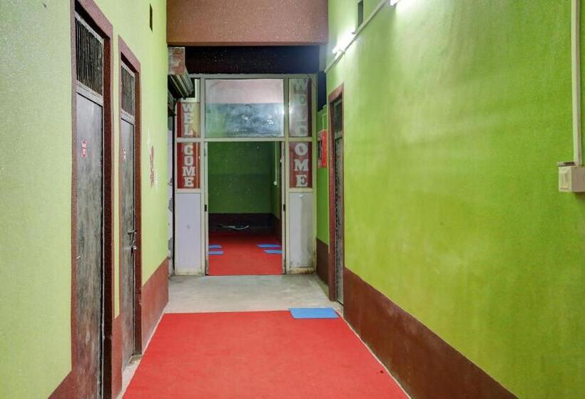 Spot On Hotel Small Town