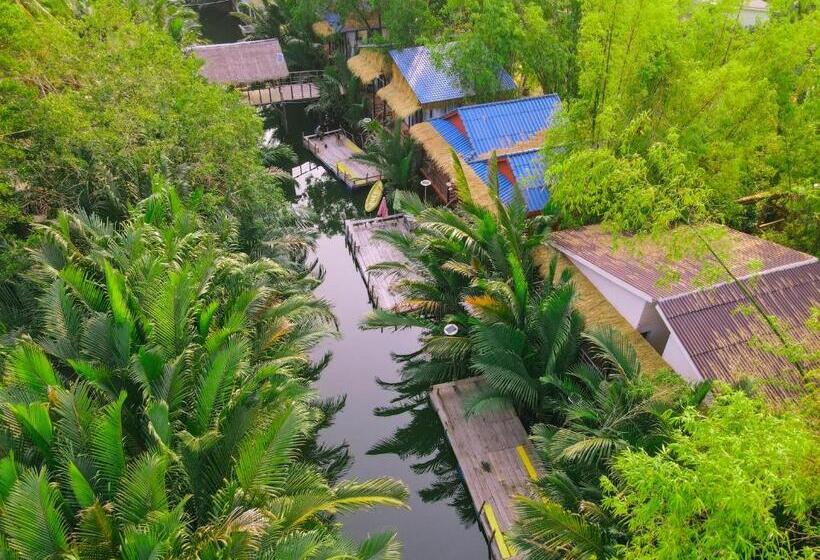 V Relaxing Resort  កំពត