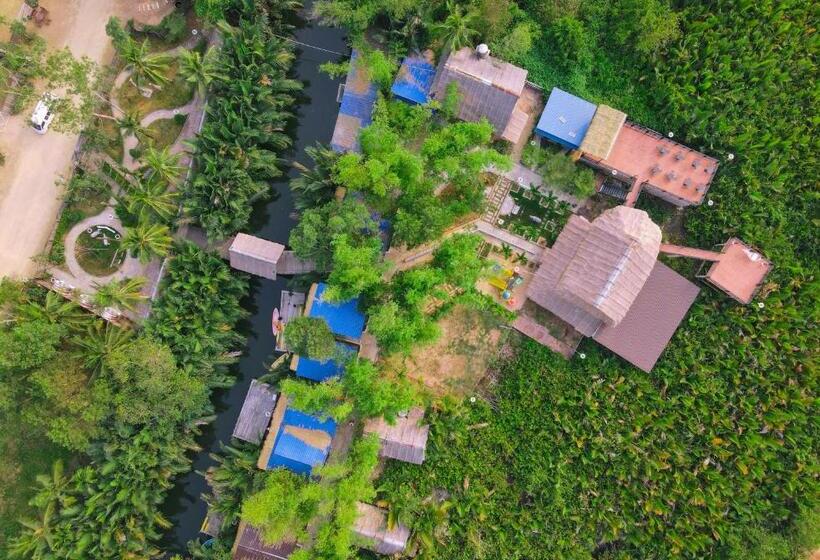 V Relaxing Resort  កំពត