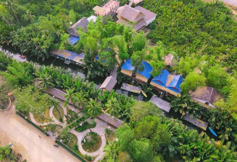 V Relaxing Resort  កំពត