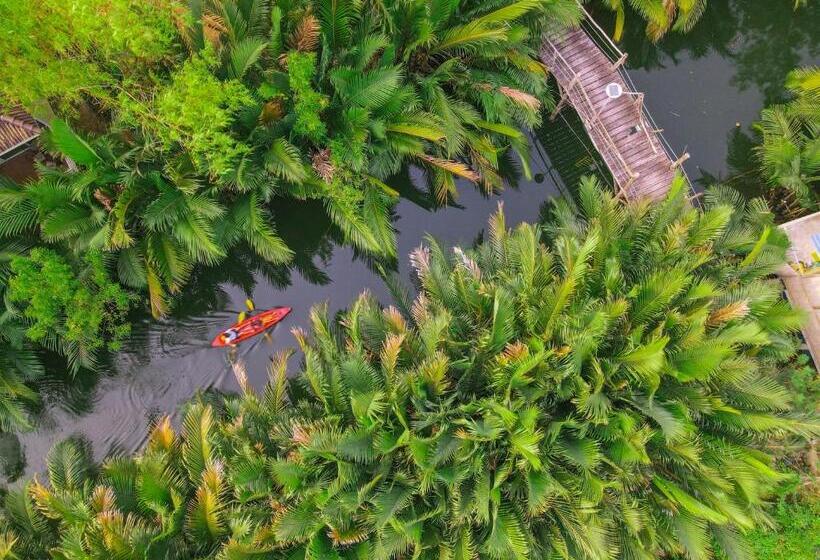 V Relaxing Resort  កំពត