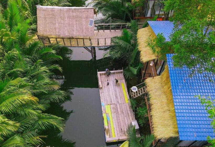 V Relaxing Resort  កំពត