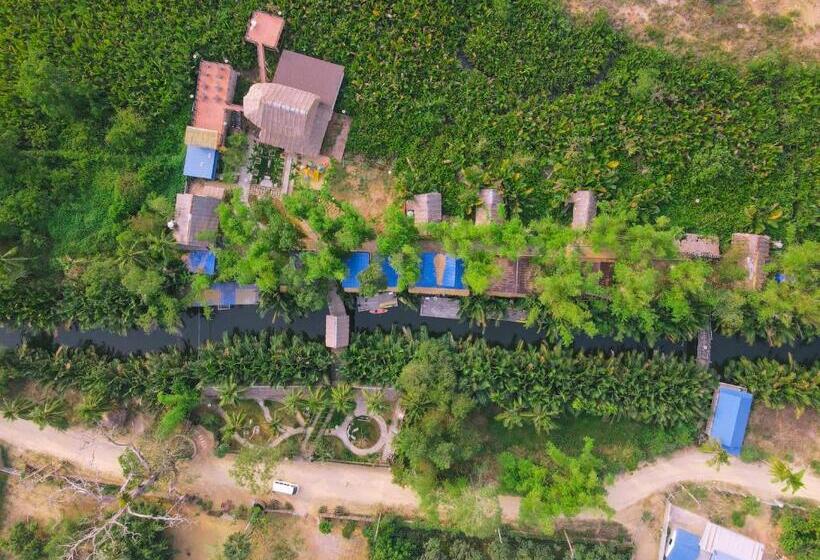 V Relaxing Resort  កំពត