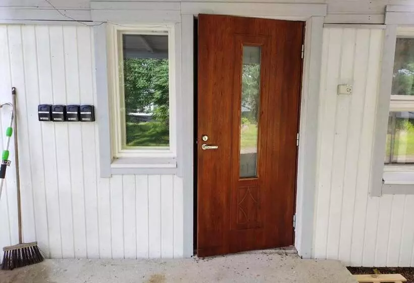 Retkeilymaja Saarnimaja