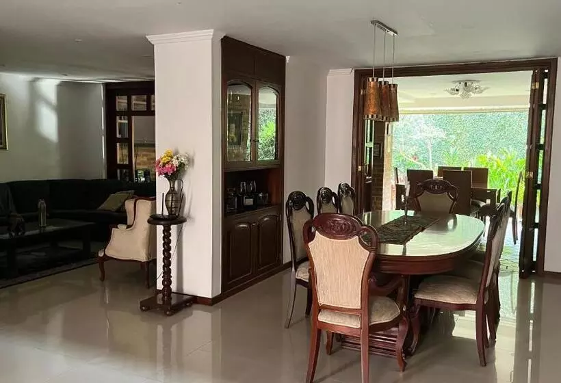 تختخواب و صبحانه Habitación En Ciudad Jardin