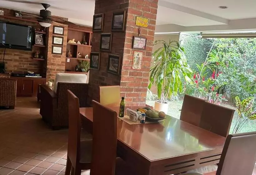 تختخواب و صبحانه Habitación En Ciudad Jardin