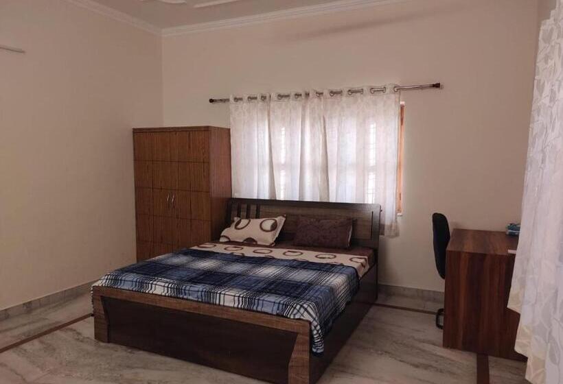 Bed and Breakfast The Litchi Tree Courtyard