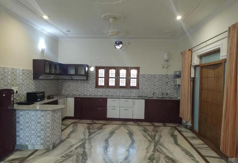 Bed and Breakfast The Litchi Tree Courtyard