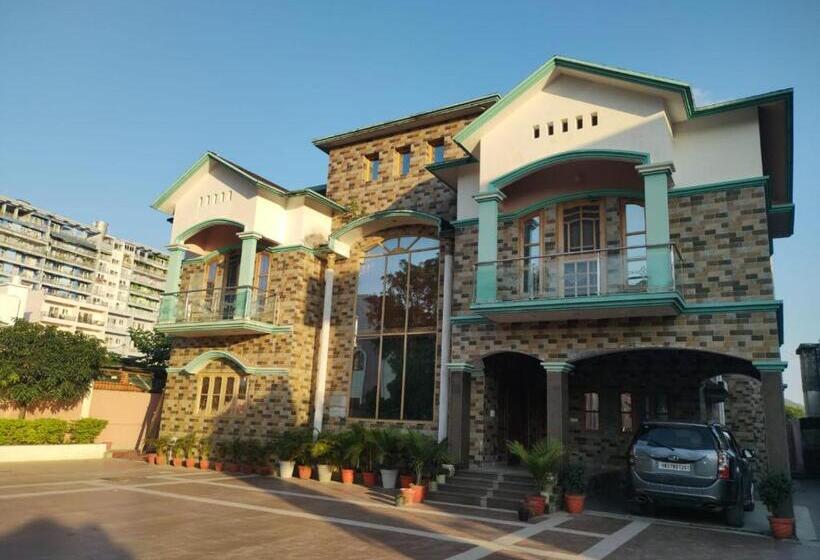 Bed and Breakfast The Litchi Tree Courtyard