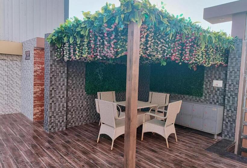 Elysian Hotel And Resort