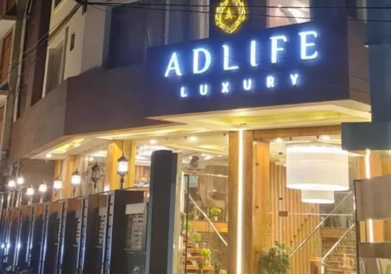 ホテル Adlife Luxury