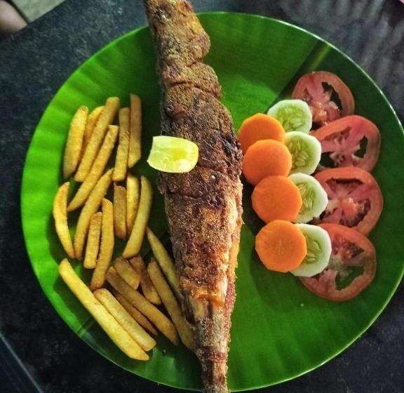 هتل Coconut Tree Cafe