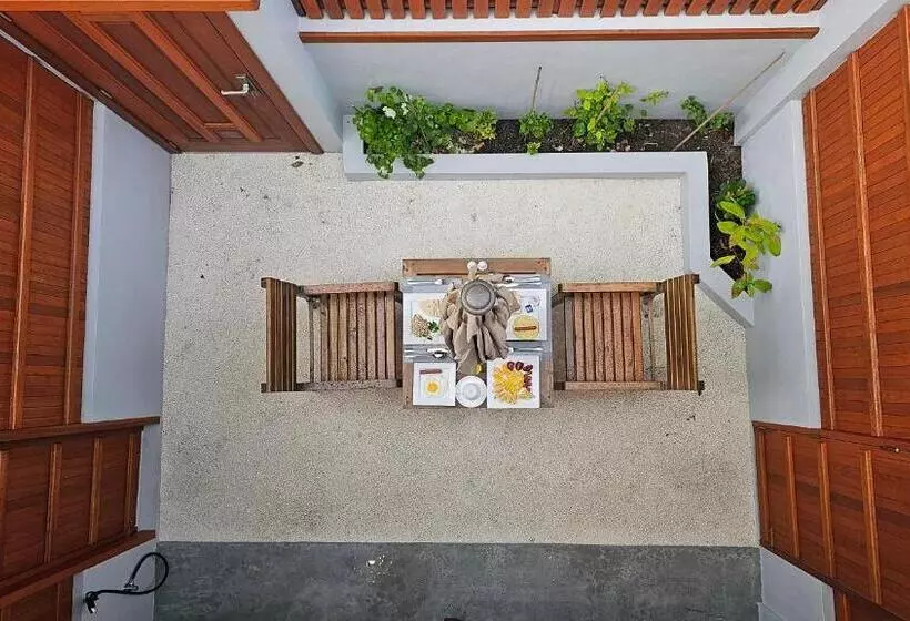 هتل Dhonfalhu Dhigurah