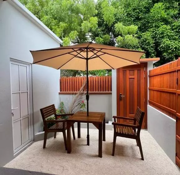 هتل Dhonfalhu Dhigurah