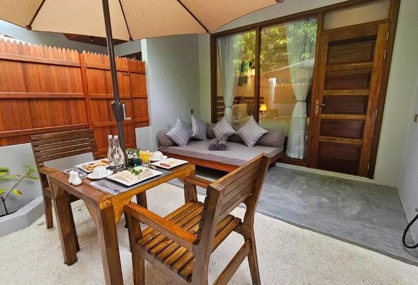 هتل Dhonfalhu Dhigurah