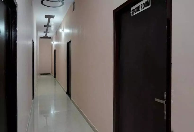 Hotelli Oyo Flagship Highway Residency