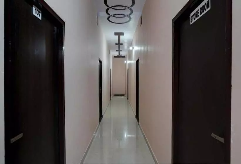 Hotelli Oyo Flagship Highway Residency