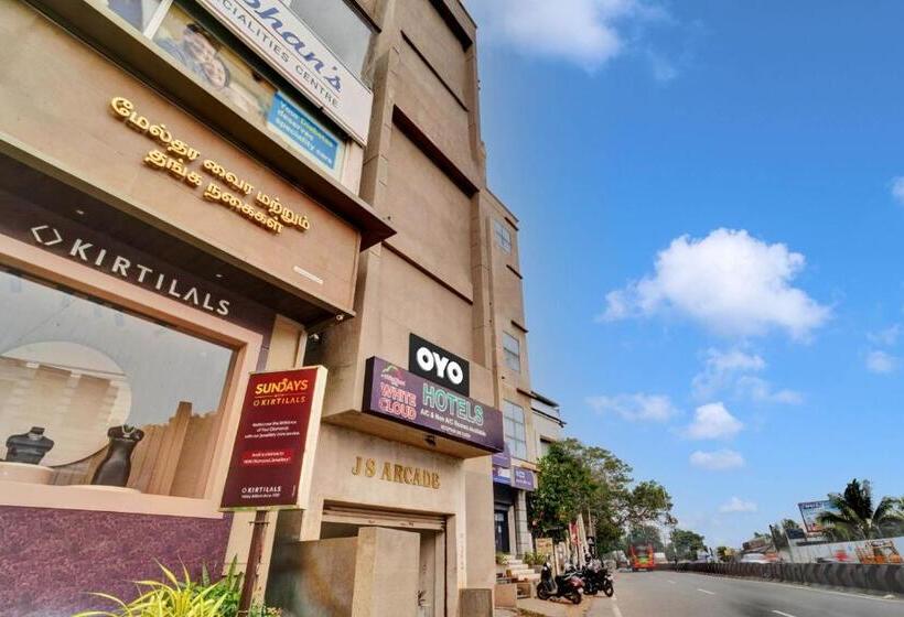 فندق Oyo Flagship White Cloud