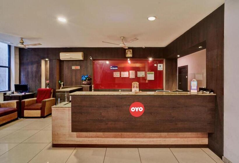 호텔 Oyo Flagship White Cloud