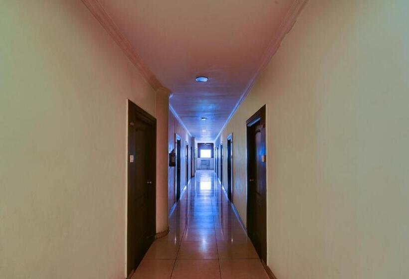 호텔 Oyo Flagship White Cloud