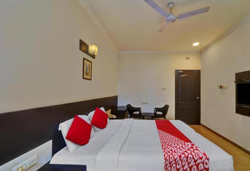 호텔 Oyo Flagship White Cloud