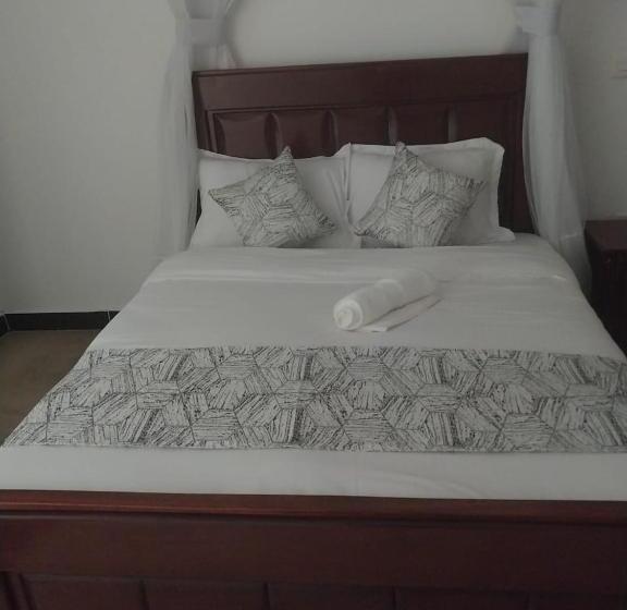 هتل White House Resort