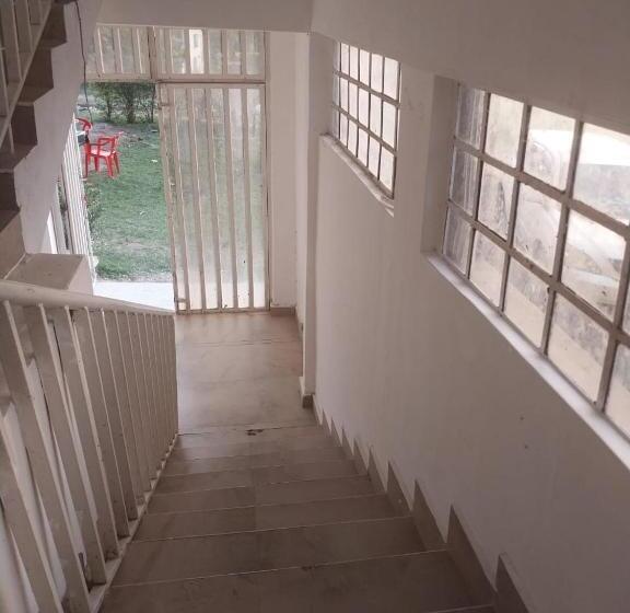 هتل White House Resort