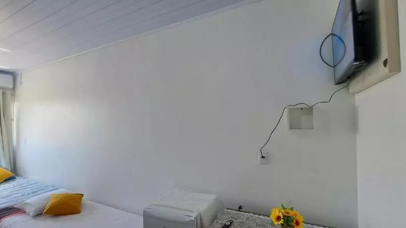 Majatalo Camelo Locação De Suítes Individuais Pousada Com Cozinha E Sala Compartilhada