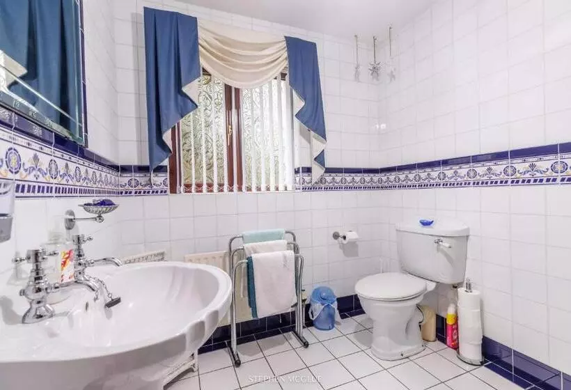 ペンション Dunleath House