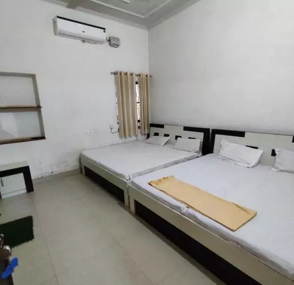 ペンション Shyam Room Booking