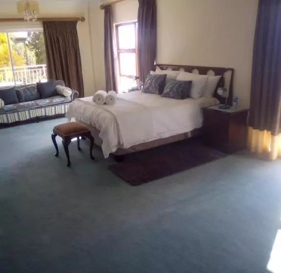 پانسیون The Advocate Suites Bed & Breakfast